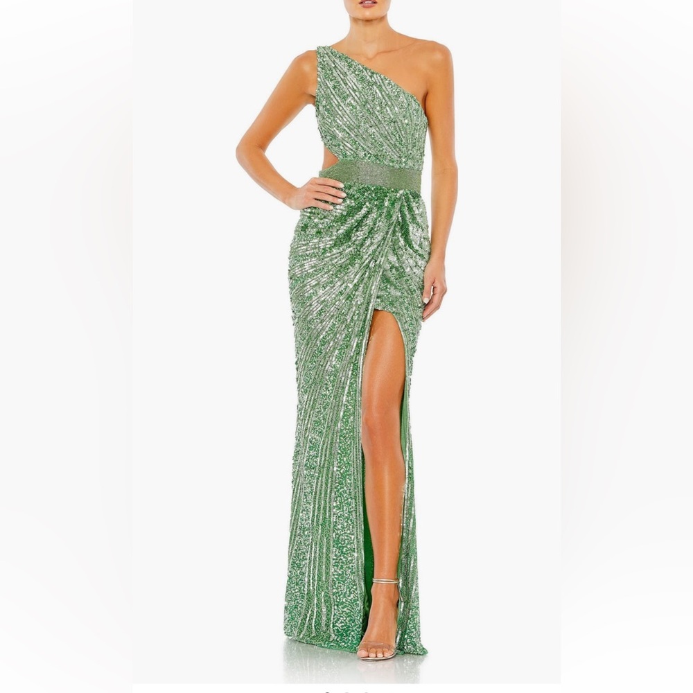 NWT Mac Duggal Stunning Green Sequin Gown- Size 12
